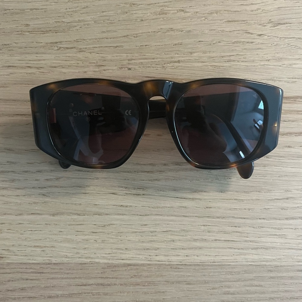 Vintage Chanel 90s glasses